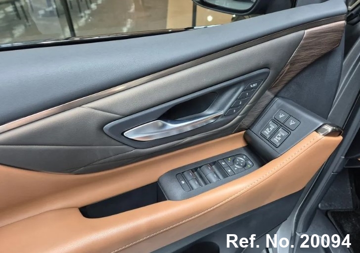  Toyota / Alphard Stock No. 20094